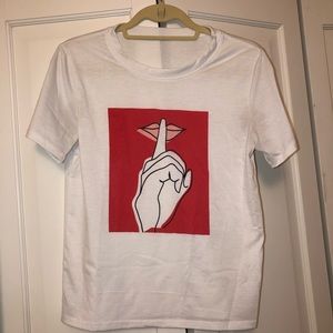White lips graphic tshirt